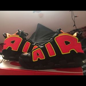 Nike uptempo hot punch